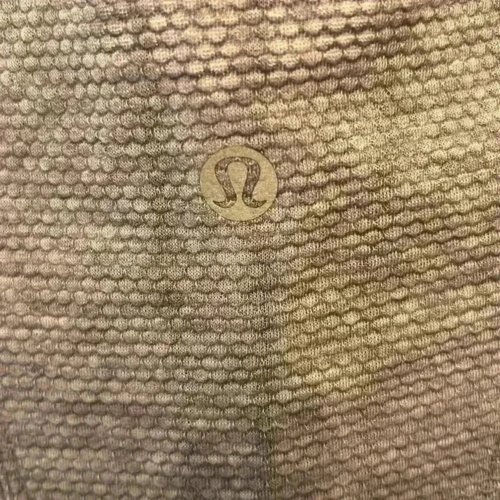Lululemon Stronger as One Muscle Tank-Sz 6 - Picture 3 of 6
